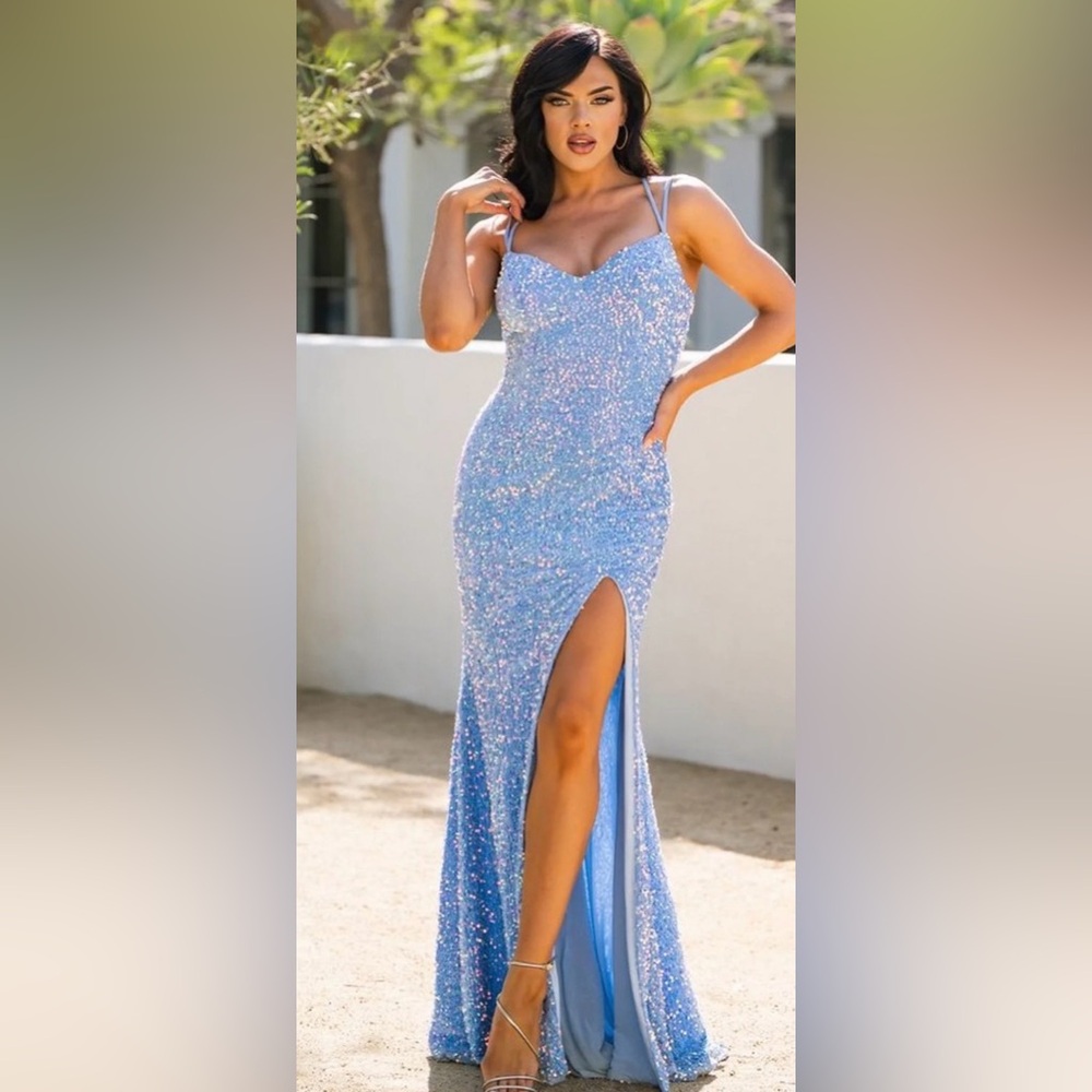 Lady Black Tie Prom Dress